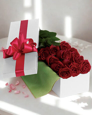 12 Red Roses in the Flat Box
