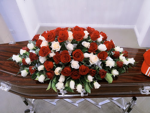 Casket deluxe with 100 Roses